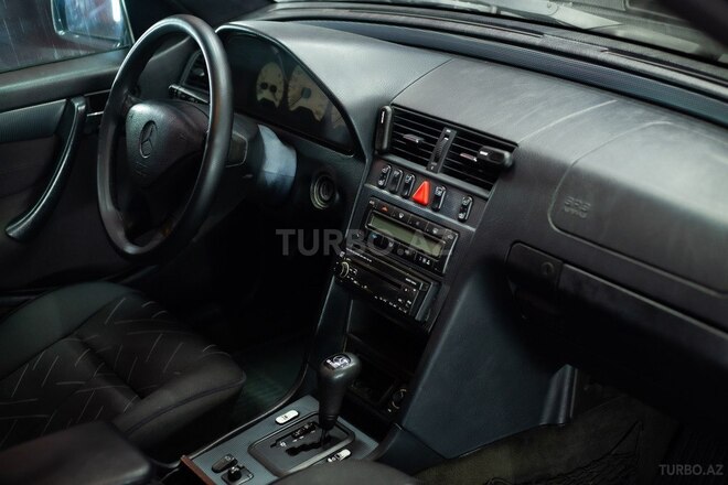 Mercedes C 240-16