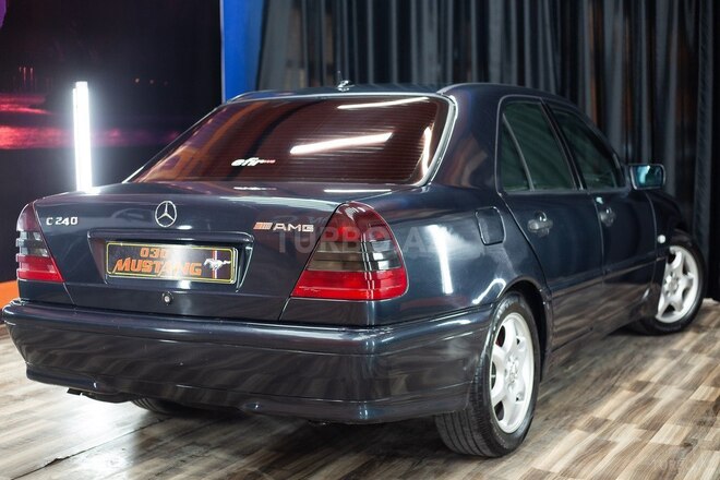 Mercedes C 240-10