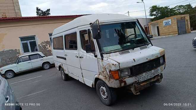 Mercedes 208 D 1989, 400,000 km - 2.3 л - Siyəzən