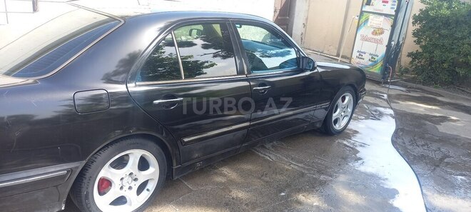 Mercedes E 230 2000, 300,000 km - 2.3 l - Bakı