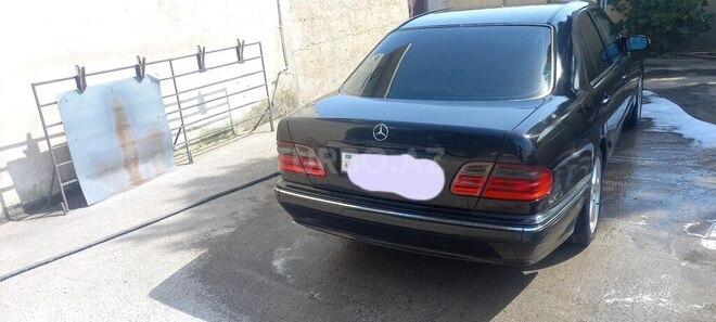 Mercedes E 230 2000, 300,000 km - 2.3 l - Bakı