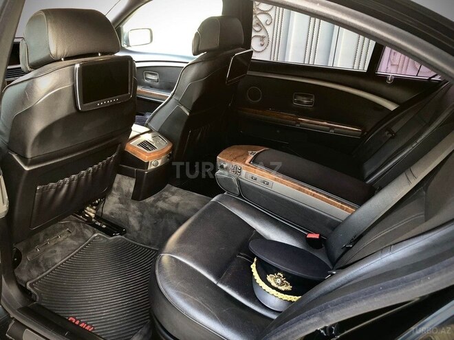BMW 745-9