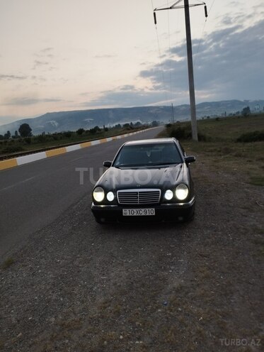 Mercedes E 280 1996, 480,000 km - 2.8 l - Qazax