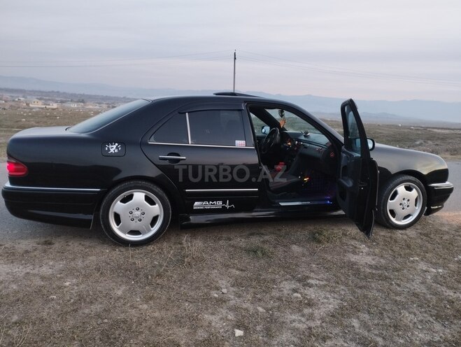 Mercedes E 280 1996, 480,000 km - 2.8 l - Qazax