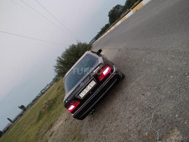Mercedes E 280 1996, 480,000 km - 2.8 l - Qazax