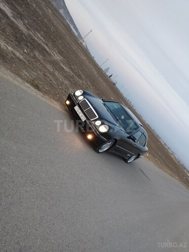 Mercedes E 280 1996, 480,000 km - 2.8 l - Qazax