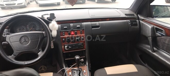 Mercedes E 320 1995, 410,000 km - 3.2 l - Siyəzən