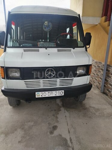 Mercedes 208 D 1991, 300,000 km - 2.3 л - Neftçala