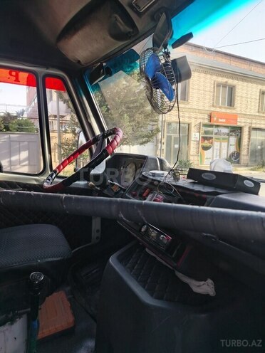Mercedes 208 D 1991, 300,000 km - 2.3 л - Neftçala