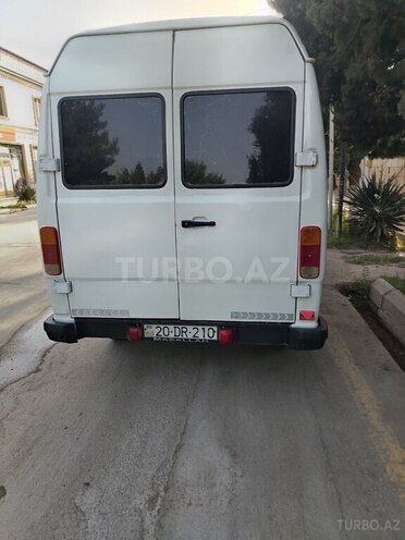 Mercedes 208 D 1991, 300,000 km - 2.3 л - Neftçala