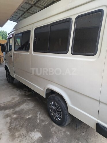 Mercedes 208 D 1991, 300,000 km - 2.3 л - Neftçala
