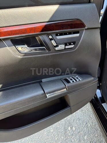 Mercedes S 500 2007, 260,000 km - 5.5 л - Quba