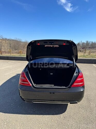 Mercedes S 500 2007, 260,000 km - 5.5 л - Quba
