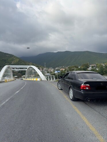 BMW 528 2000, 291,000 km - 2.8 л - Şəki