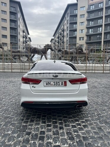 Kia K5-13