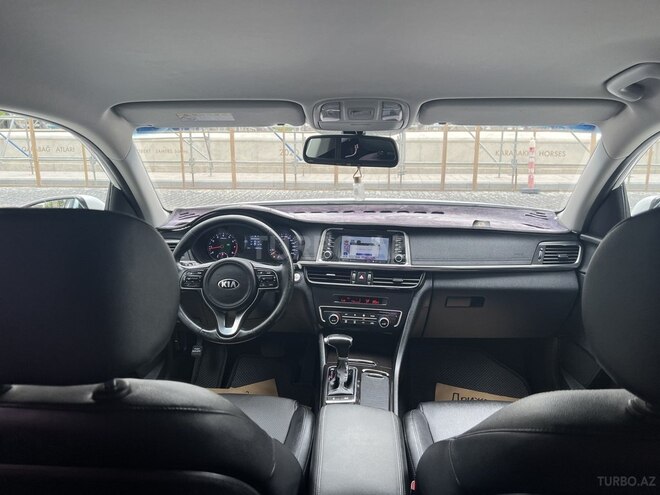 Kia K5-21