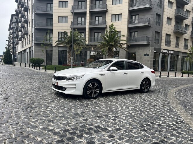 Kia K5-4