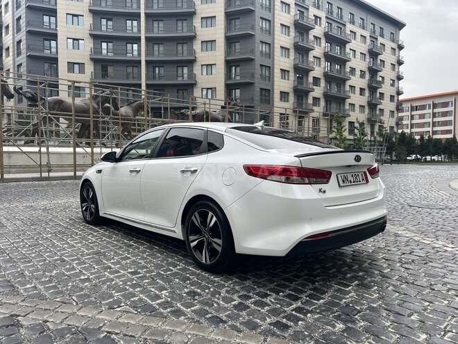 Kia K5-10