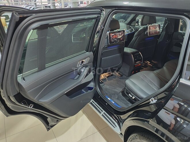 BMW X7-16