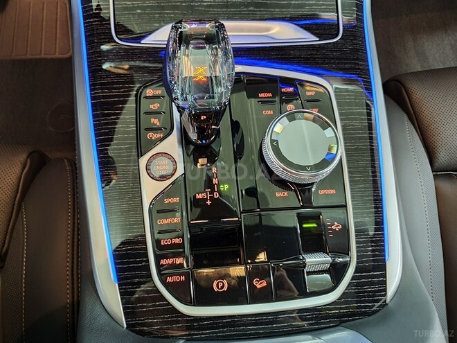 BMW X7-25