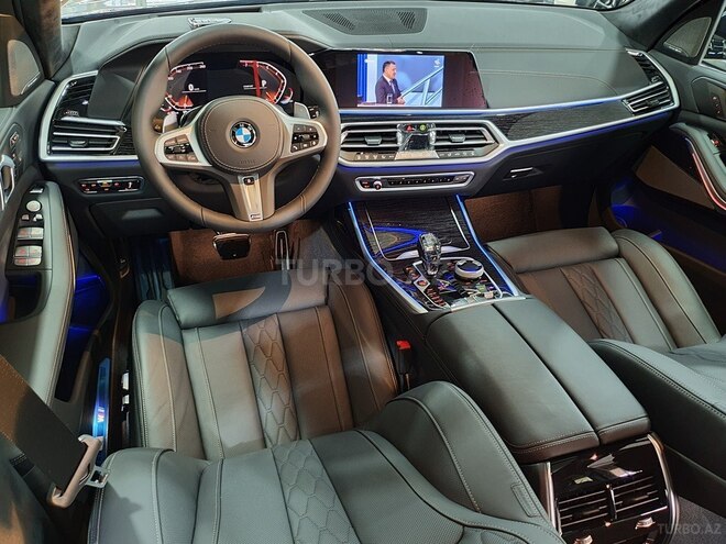 BMW X7-8