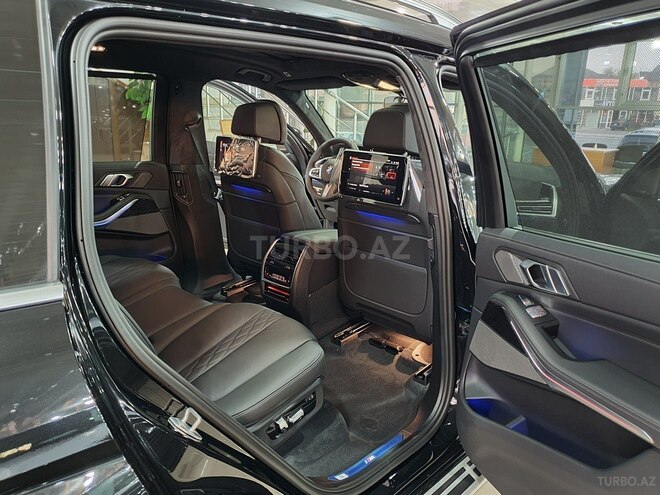 BMW X7-14