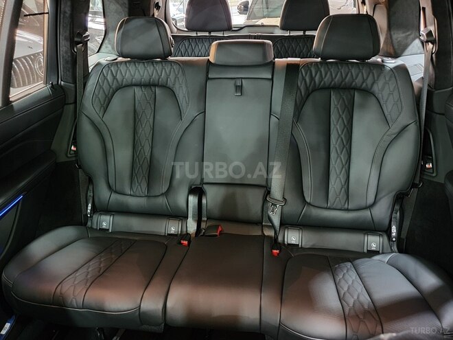 BMW X7-18