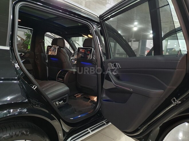 BMW X7-17