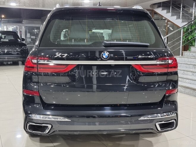 BMW X7-6