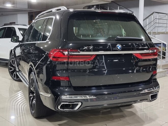 BMW X7-4