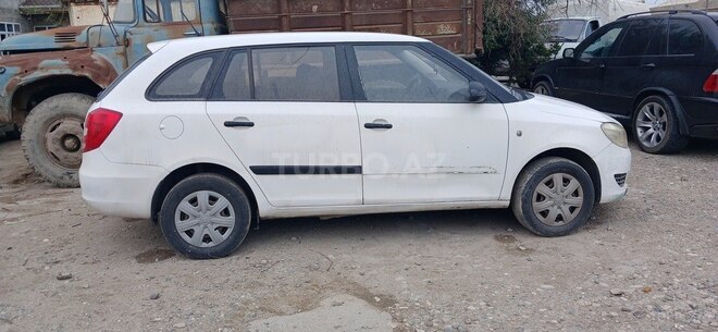 Skoda Fabia 2013, 213,525 km - 1.2 l - Sumqayıt