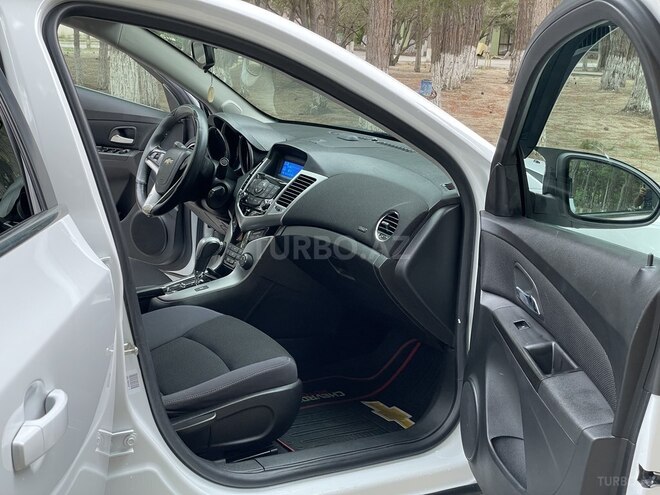 Chevrolet Cruze-15