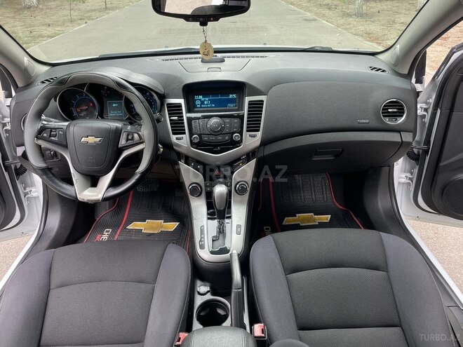 Chevrolet Cruze-13