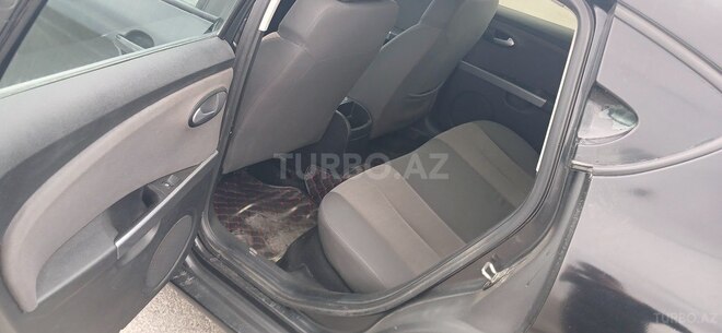 SEAT Leon-4