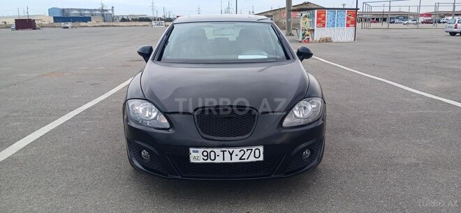 SEAT Leon-1