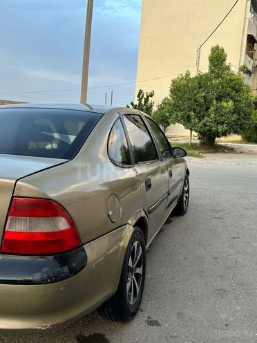 Opel Vectra 1996, 211,112 km - 1.6 l - Gəncə