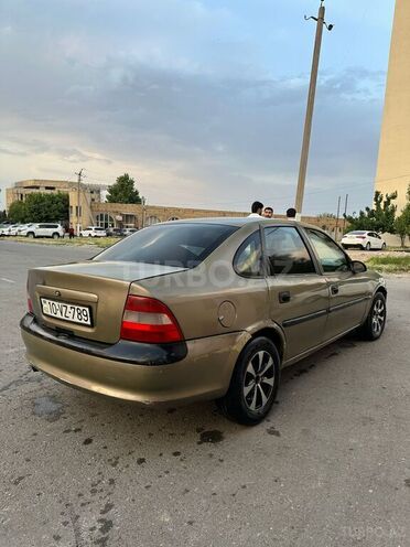 Opel Vectra 1996, 211,112 km - 1.6 l - Gəncə