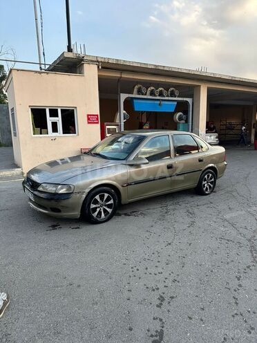 Opel Vectra 1996, 211,112 km - 1.6 l - Gəncə