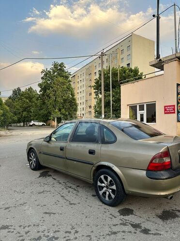 Opel Vectra 1996, 211,112 km - 1.6 l - Gəncə