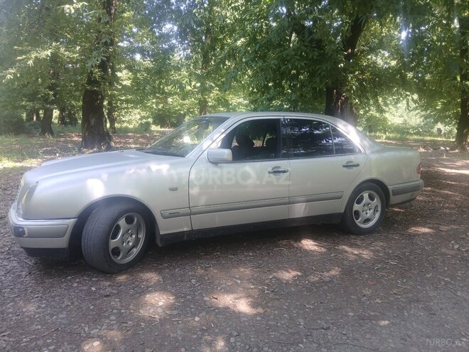 Mercedes E 220 d 1998, 687,643 km - 2.2 l - Masallı