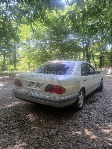 Mercedes E 220 d 1998, 687,643 km - 2.2 l - Masallı