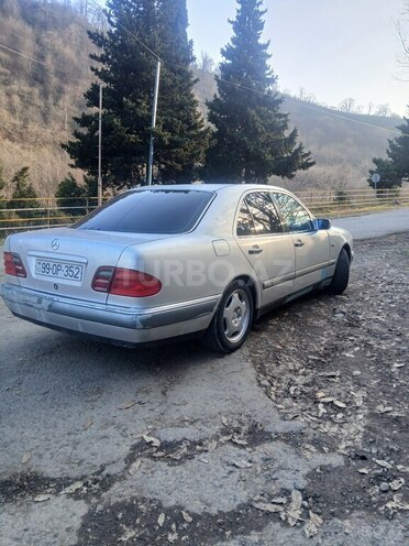 Mercedes E 220 d 1998, 687,643 km - 2.2 l - Masallı