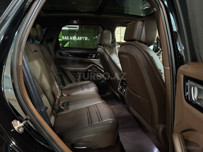 Porsche Cayenne E-Hybrid-13
