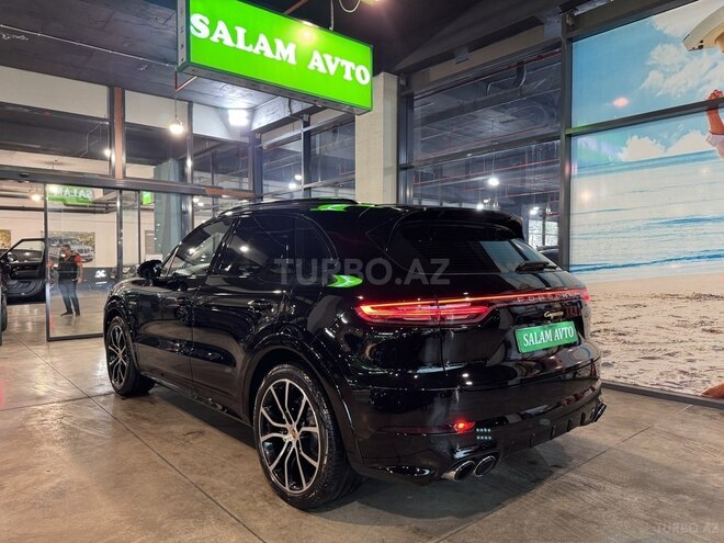 Porsche Cayenne E-Hybrid-6
