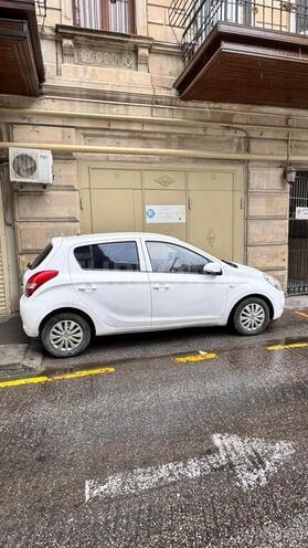 Hyundai i20 2010, 218,000 km - 1.4 л - Bakı