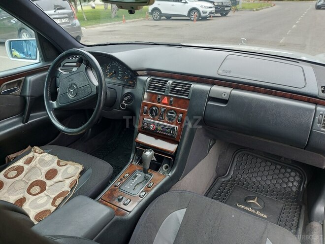 Mercedes E 200 1996, 341,000 km - 2.0 l - Bakı