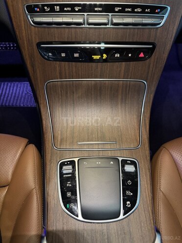 Mercedes GLC 300 4MATIC 2020, 41,000 km - 2.0 л - Bakı