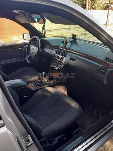 Mercedes E 220 d 1999, 500,779 km - 2.2 l - Bakı