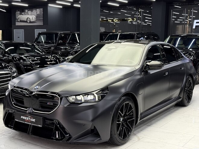 BMW M5-1