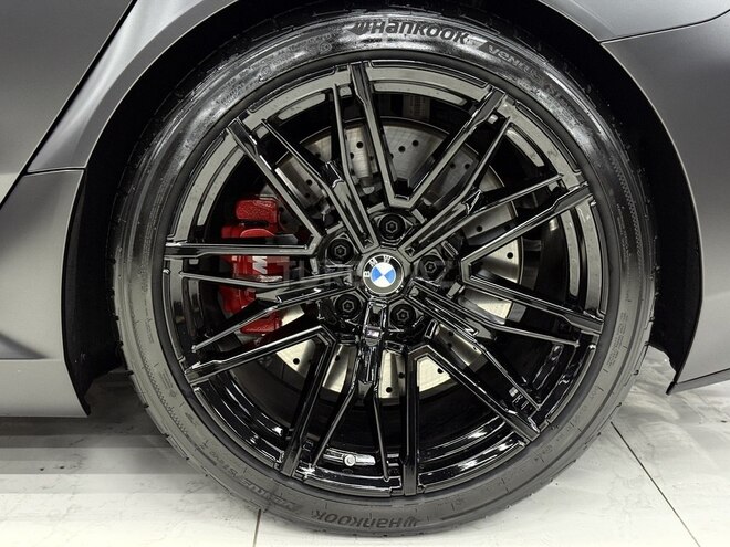 BMW M5-22